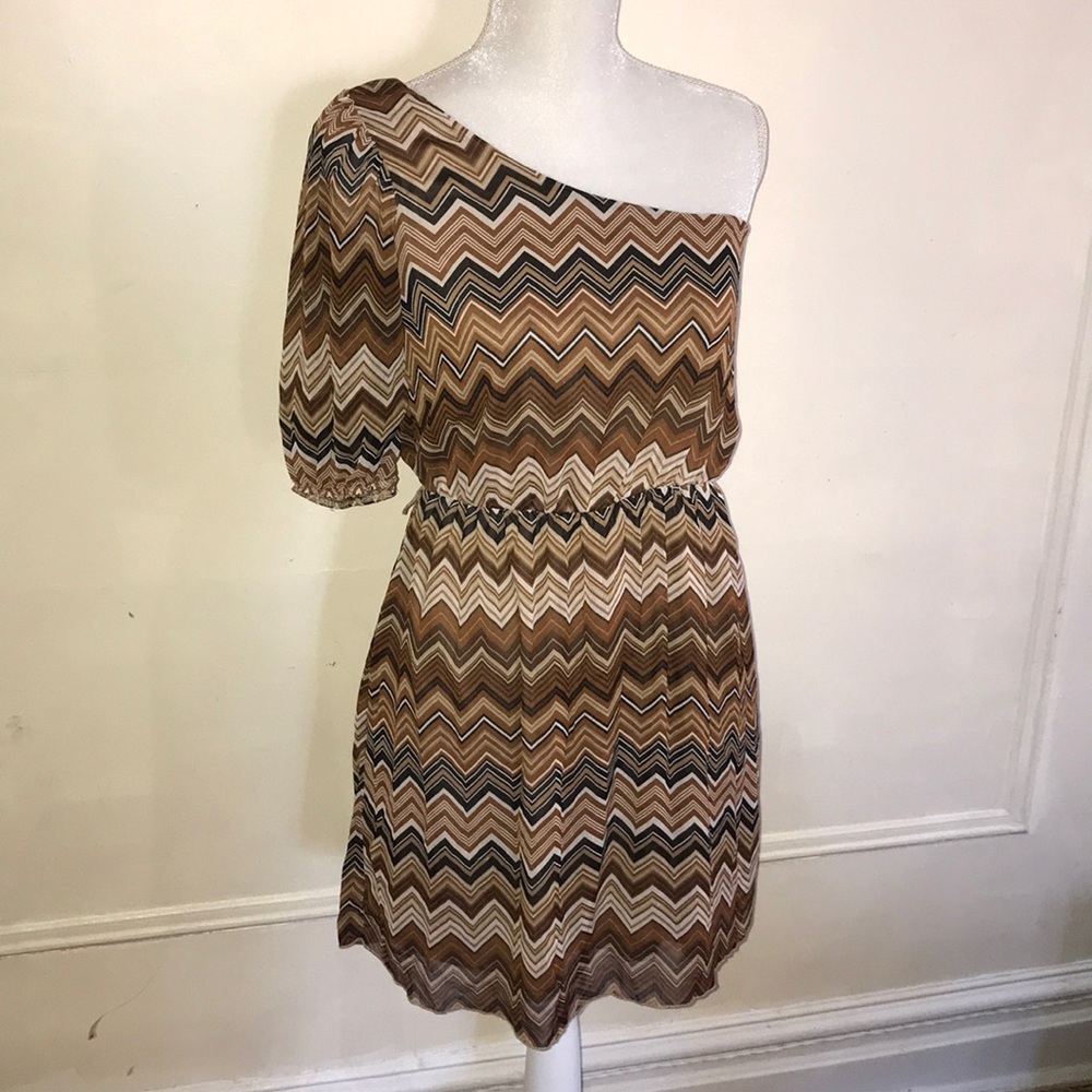 Off shoulder Chevron Dress